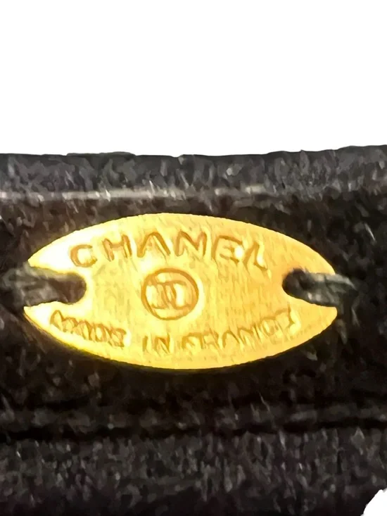 CHANEL Black Headband with Gold CC Turnlock Logo - Picture 4 of 8